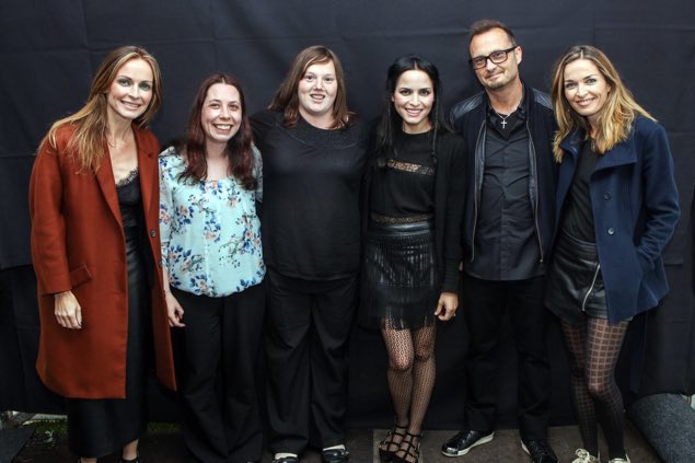 helenapink1's tweet photo. 😃😃😃😃 thank you guys @ACorr_Official @Jimcorrsays @CCorr_Official @Sharon_Corr @shell_lovescats https://t.co/Glui0qfNzI