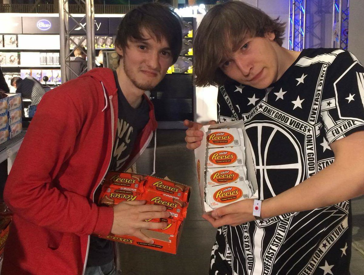 WubWoofWolf's tweet photo. @ReeseWasHere Really was here @LukaszSumbor https://t.co/hucclxRR5S