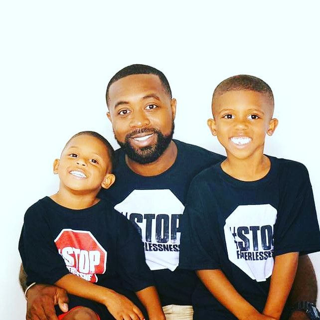 STOPFATHERLESS's tweet photo. What a powerful picture! Get yours https://t.co/LrrAMsAPTb
#stopfatherlessness
#fathersdaycompetition https://t.co/2IcnsFmQK8