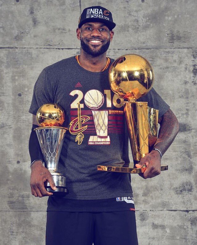 EL_Chekkii's tweet image. What y'all gon say about my boy now ? #NBAFinals #NBAChamps #threetimechamp