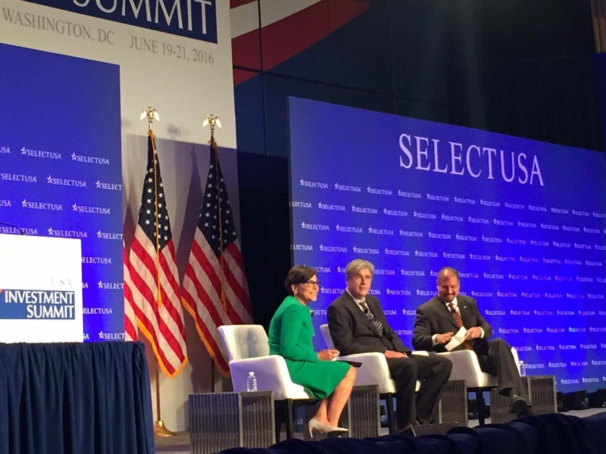 SecPritzker's tweet photo. Going in-depth on #investment strategy with EY's @Mark_Weinberger and  @Shinola's Tom Kartsotis at #SelectUSASummit. https://t.co/ogjPcykrKw