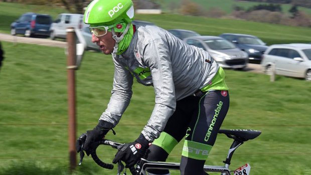 'I thought I was going to die,' says Canadian cyclist Mike Woods cbc.ca/1.3641306