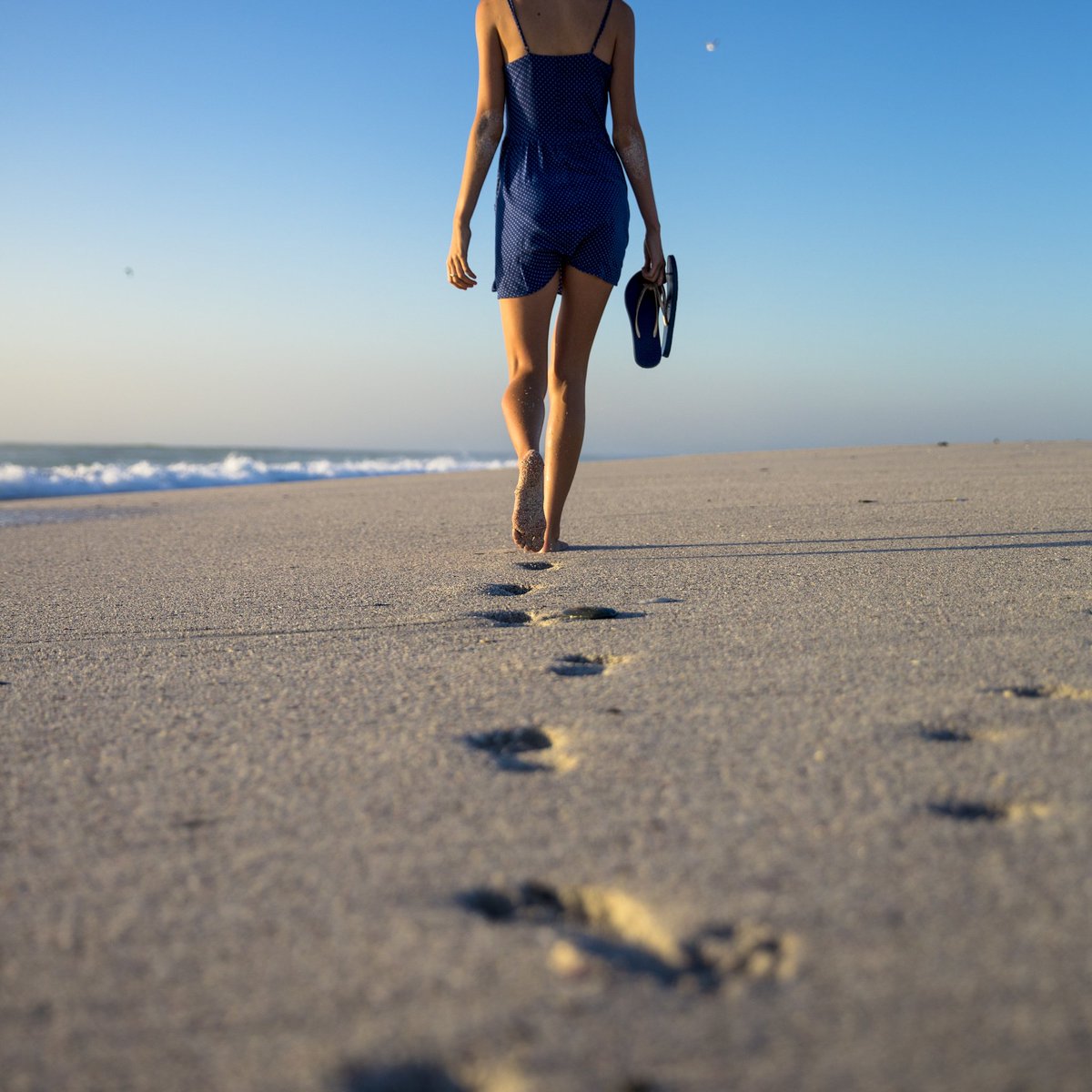 Wishbonesflops's tweet photo. Beach strolls with Wishbones 👌 
#Wishbones #wishbonesflops #wishbonesfootwear #wearhappiness #pairforpair #flipflops https://t.co/txd6zphhTr