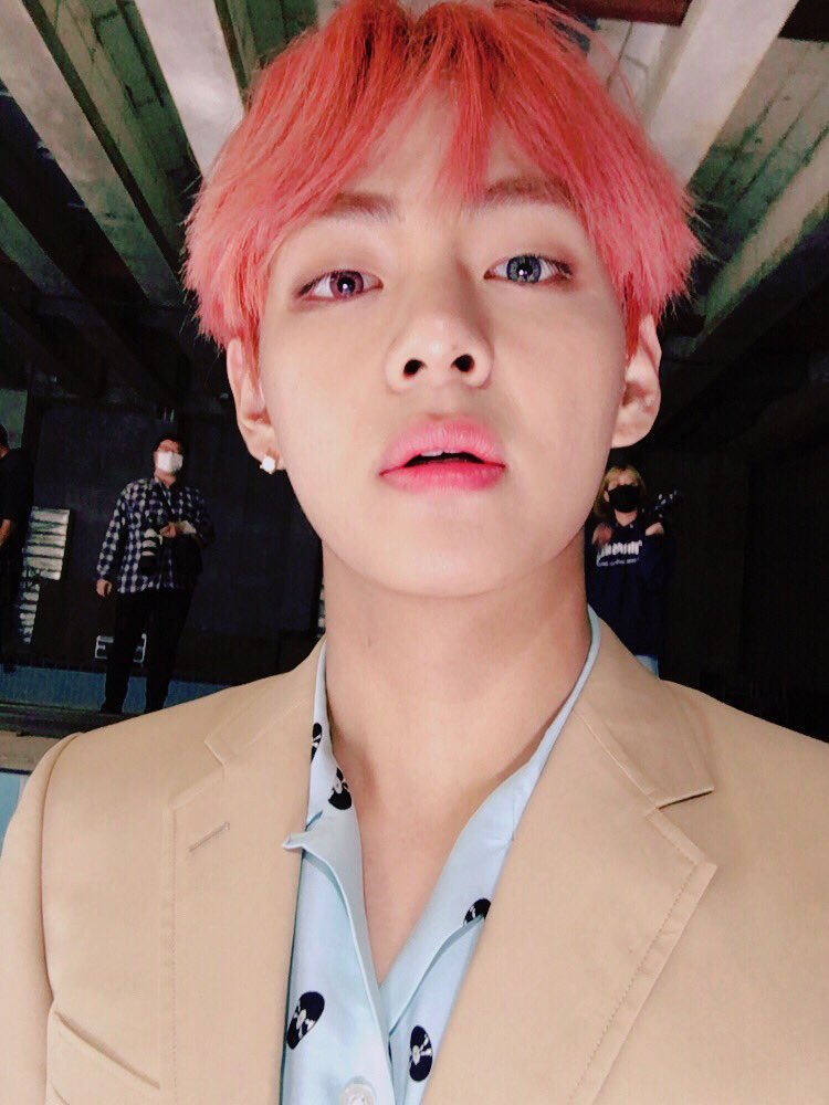 KingKTH_twt's tweet photo. Knowing that those big brown eyes won’t be looking into mine, kills me. https://t.co/k7QyvWglus