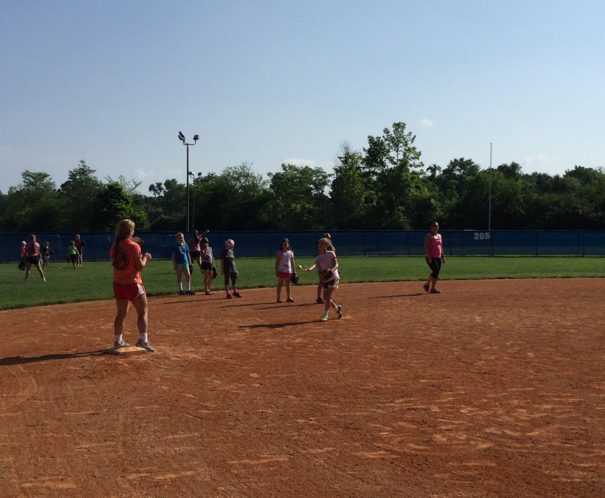 roncallihigh's tweet photo. Despite the heat and humidity, these future Rebels worked extremely hard at @RoncalliSball camp this morning! https://t.co/53gKwgcI7o