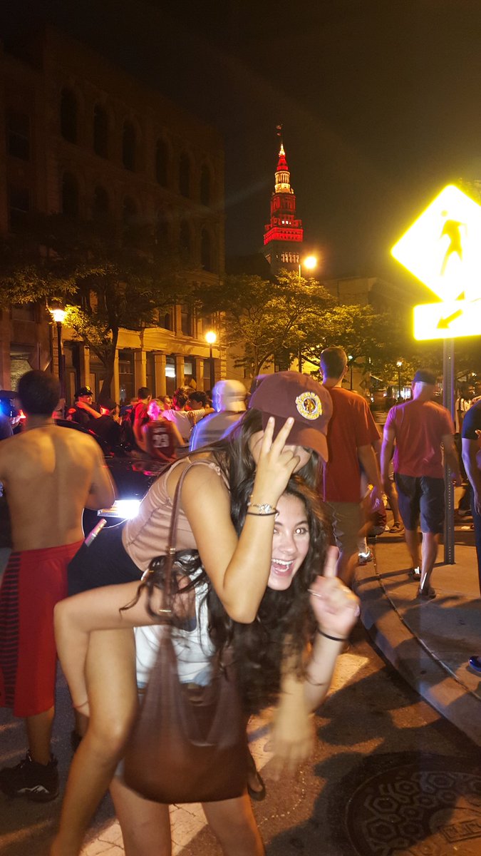 isabelamerced's tweet photo. CAVS FAN foreva✌ full moon, perfect weather #NBAChamps first day of summer. this night was made for Cleveland https://t.co/xNiSf8dDp5
