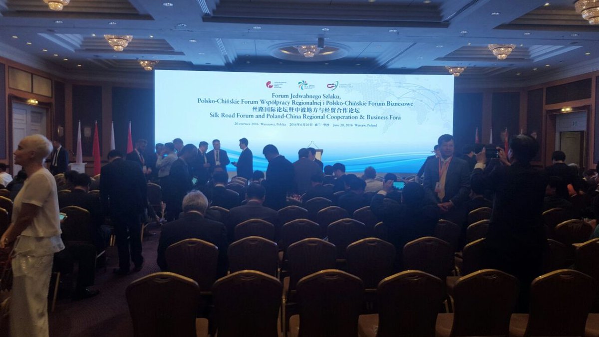 InstytutBoyma's tweet photo. Tymczasem w hotelu Sheraton trwają przygotowania do Forum Jedwabnego Szlaku. Planowany start – 16:30. https://t.co/QESNGzzHfX