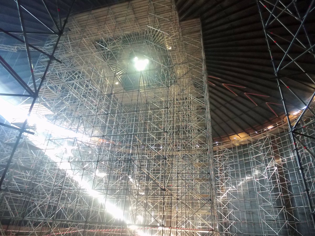 Voor één van onze opdrachtgevers hebben wij een 25 meter hoge #steiger in een tank gebouwd. #steigerbouw