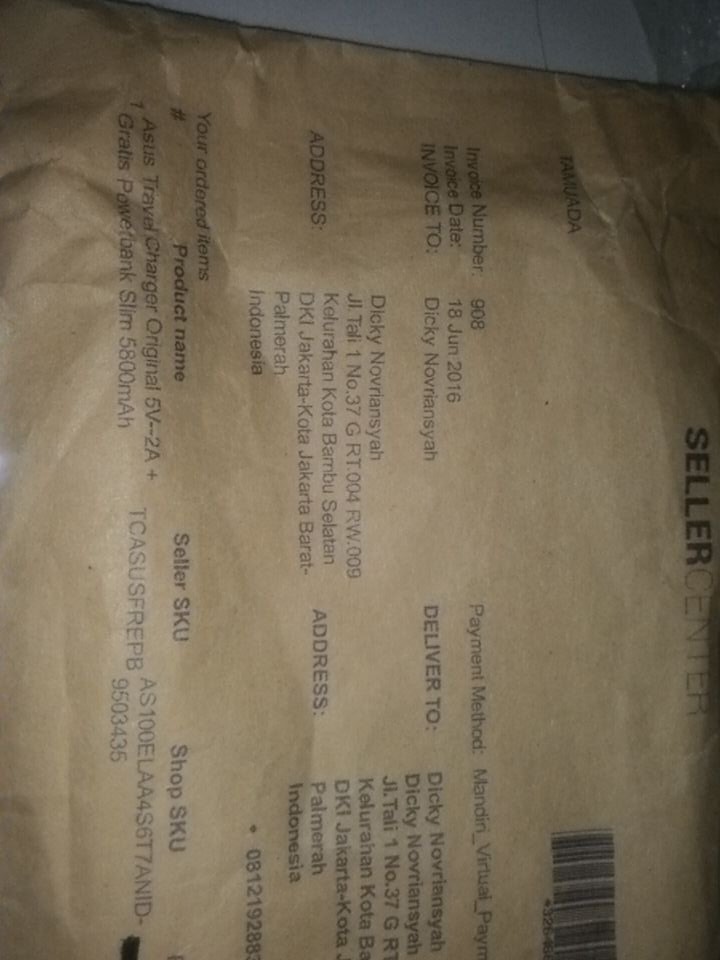DickyQieVrian's tweet photo. @LazadaID Aq pesan Charger ASUS,d packaging tertulis asus,tp kenapa isinya charger Xiaomi??. https://t.co/ujHkbpsSbO