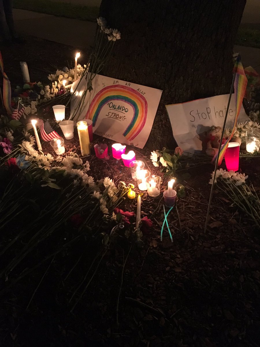 ThemePark365's tweet photo. Still reflecting on last night's vigil. So much love for my city. #OneOrlando #OrlandoStrong https://t.co/MqWxqsBf80