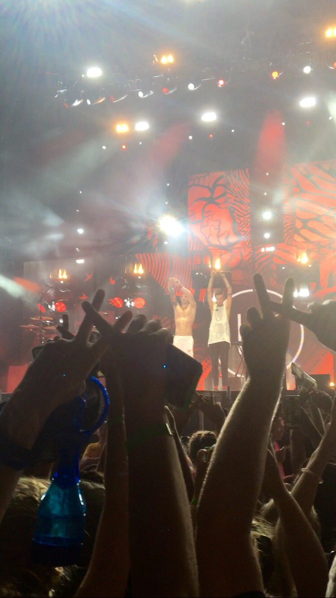 LotsOfDeMANDS's tweet photo. "We're twenty øne piløts and so are yøu" |-/ https://t.co/DMQef304aF