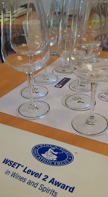 SpainWines's tweet photo. Curso #WSET nivel 2 en #Marbella del 14 al 16 de Julio! #ÚltimasPlazas @WSETglobal --> info@americancollegespain.com https://t.co/fkeS6SFCfG