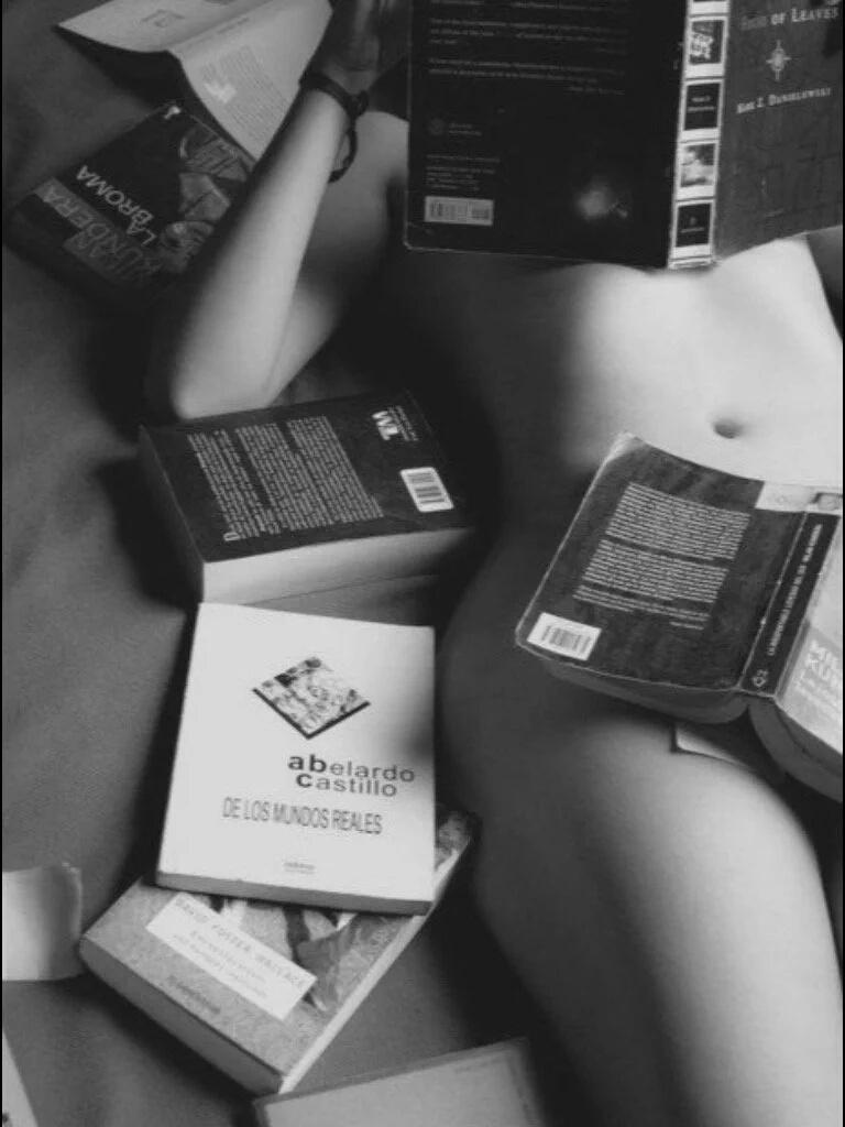 Juliet2HisRomeo's tweet photo. #ThingsIUsuallyFallFor
Sing to me
Read to me
Make me laugh
Be a gentleman https://t.co/tqQl3f4Cu3