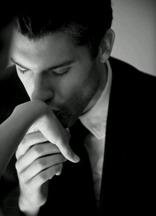 Juliet2HisRomeo's tweet photo. #ThingsIUsuallyFallFor
Sing to me
Read to me
Make me laugh
Be a gentleman https://t.co/tqQl3f4Cu3
