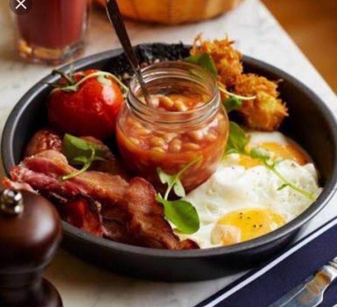 FleetieMac's tweet photo. Andy @NoKingHitz looks like a good #breakfast in the #SydCity @YorkTradingCo #28YorkSt https://t.co/ruxMaZcLjX