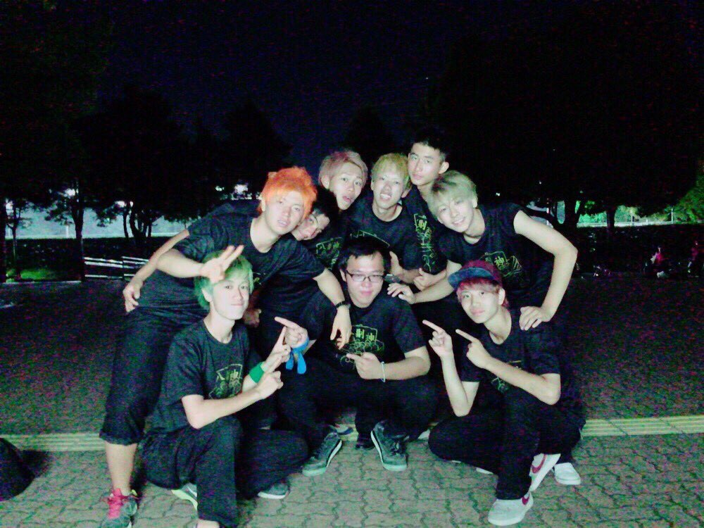 WowowSoccer's tweet photo. ほんと夢みたいな時間だった。
そして総合優勝。ほんとこんな頼りない副ブロだ���たし、みんな助けてもらってばかりでほんと、Aブロ大好き！

Aブロでよかった！！！😂😂
みんな最高の体育祭をありがとう！！ https://t.co/KvKdKnQPXR