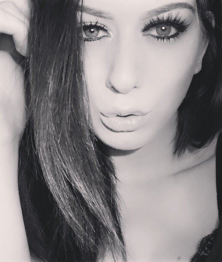 megansiennaa's tweet photo. ~ #Model #ModelLife #HeadShots #BlueEyes FollowMe #ModelGoal #ModelToBe #Girl #Pout https://t.co/buOoawN9ZX