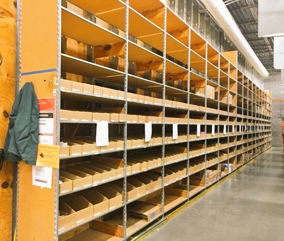 Simeone044's tweet photo. T0918 set-up for BTS execution! Props BRTL Jessica G. for great planning! Let's go! 🚚📦🖋✏📂🖇📚 @PaulJJaeger @JoltinJoeM https://t.co/Ogeifb2tkF