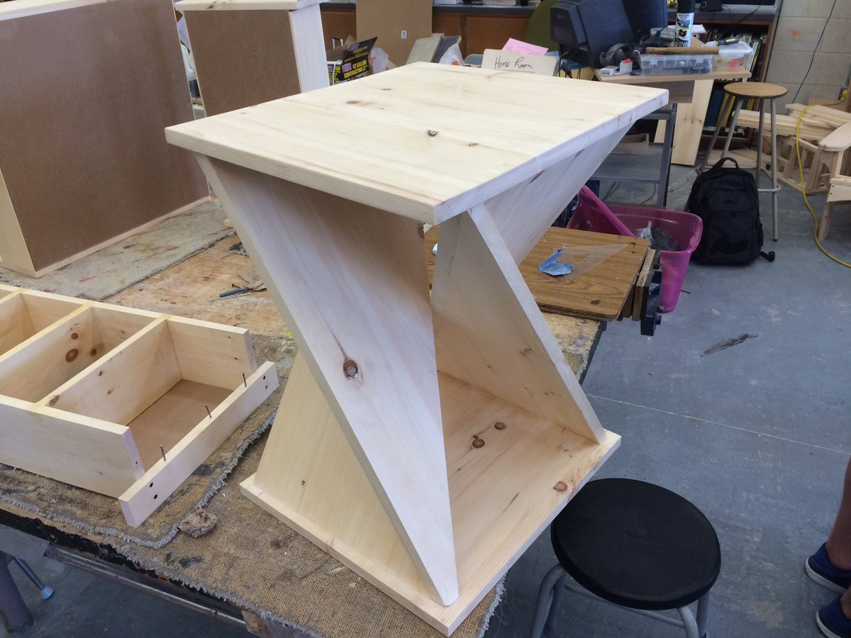#BCSS year end projects in #constructiontech .. Dilraj's #coffeetable &amp; Grant's #mindbender <a href="/shsmbcss/">SHSM BCSS</a>  @bcss