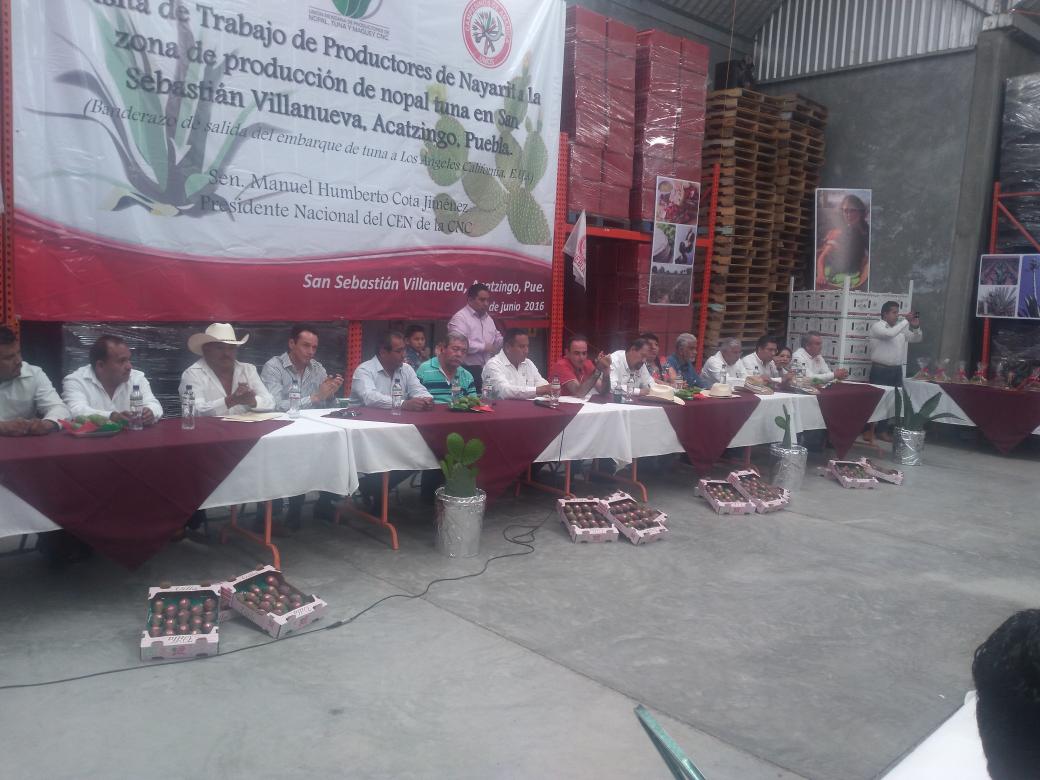 CNC_CEN's tweet photo. #Puebla Banderazo de salida al embarque de #Tuna #LosAngeles #California #USA #ProductoNacional #OrgulloDelCampo https://t.co/7F6QA9eyvd