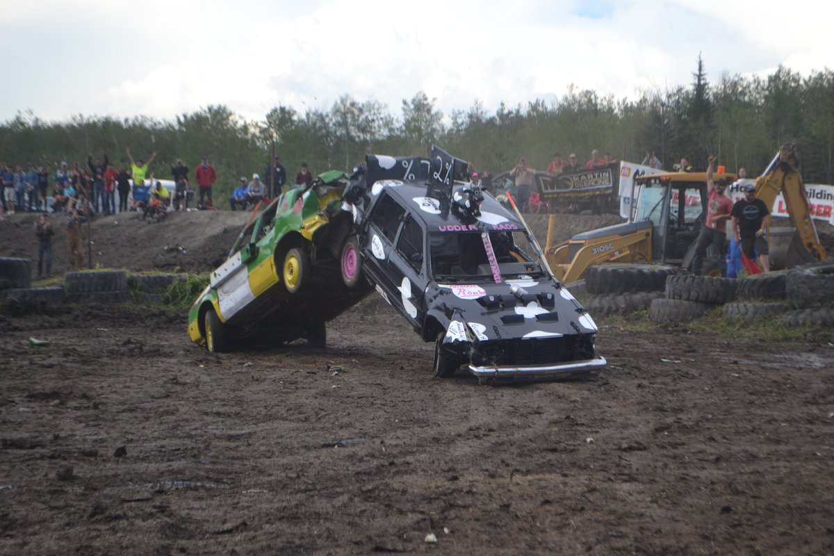 SouthPeaceNews's tweet photo. The annual Triangle Demolition Derby and Mud Bog
https://t.co/z156Q6If1v https://t.co/BPTkSXu3mb