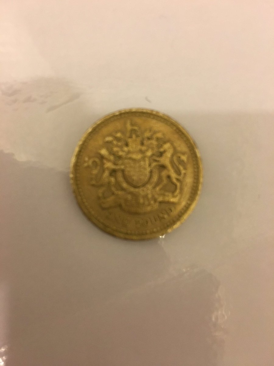 AvoMinecraft's tweet photo. LOOK!!
I just found a 90p piece!
#Euro
#Brexit
#Idiots!
#Emmigrate https://t.co/TePPs71U7b