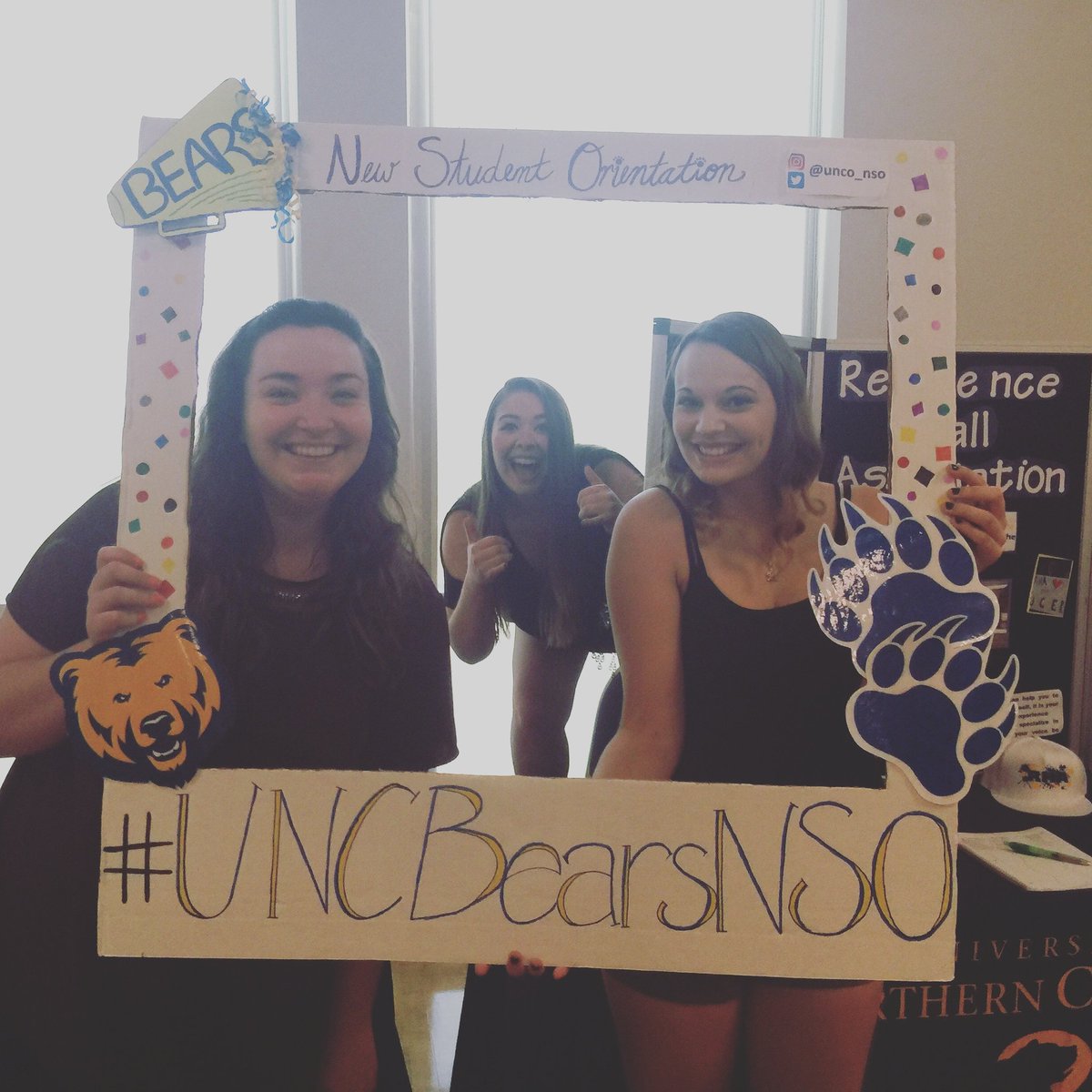 UNCBearsNSO's tweet photo. The #UniversityFair with new #UNCBears at #UNCBearsNSO! https://t.co/5IdoXzlarJ