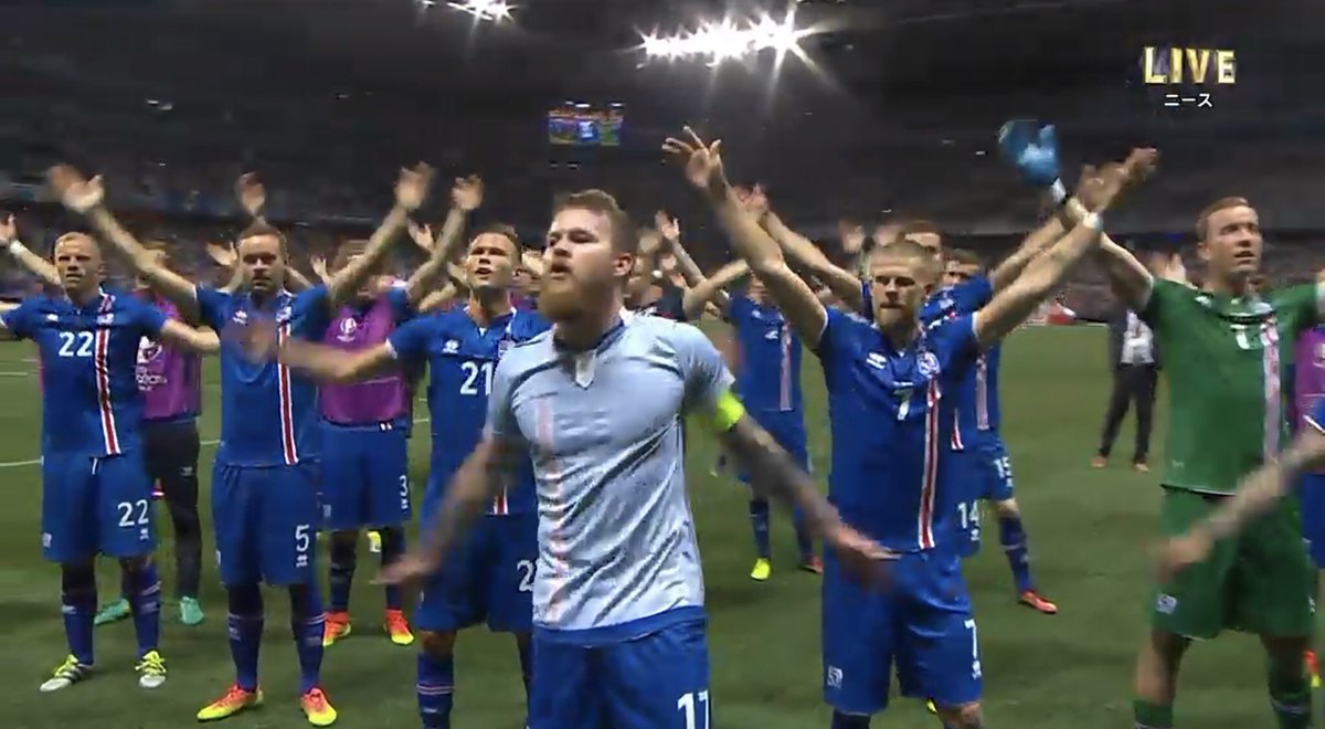 Terry Komatsu A Twitter Ft イングランド 1 2 アイスランド 成人男性のフットボーラーは3000人 うちプロ選手はたったの100人 Euroに出場したこと自体偉業 とされたアイスランドが フットボール大国のイングランドに勝った とてつもない出来事