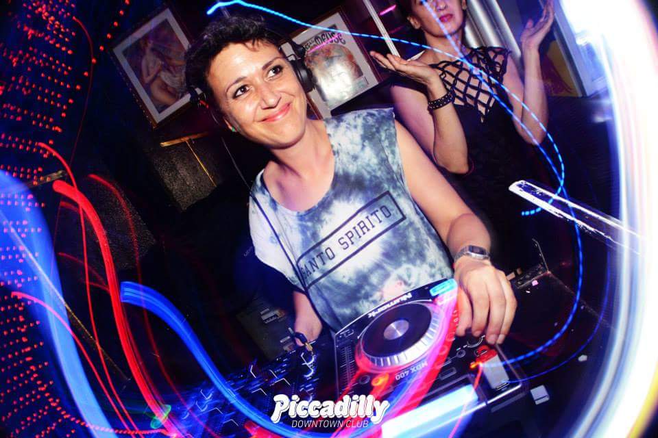 Moncofa_Orgull's tweet photo. Fiestón #MoncofaOrgull sábado 2 de Julio a partir de las 23h Moderna de Soca i Miss Yuls ! https://t.co/hQ3aPvb0c9