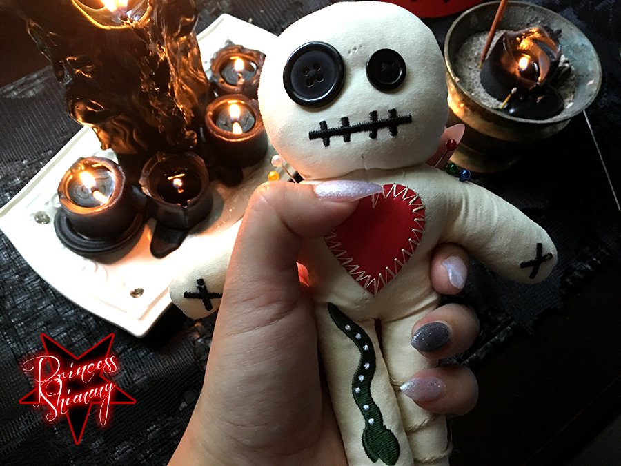 Princess_Shimmy's tweet photo. Someone's in deep, deep trouble...

#VoodooDoll #VoodooFemdom #FemdomWitchcraft https://t.co/HnlsrLJhBf