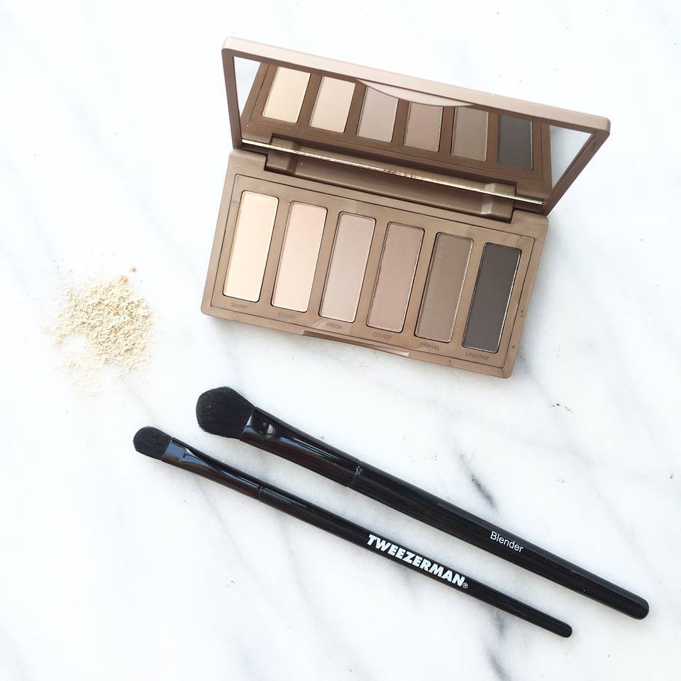 TweezermanCa's tweet photo. What do you get when you use our Brush iQ Shader Brush and Blender Brush? The perfect smokey eye #MondayMatches https://t.co/VTZphFJ5jw