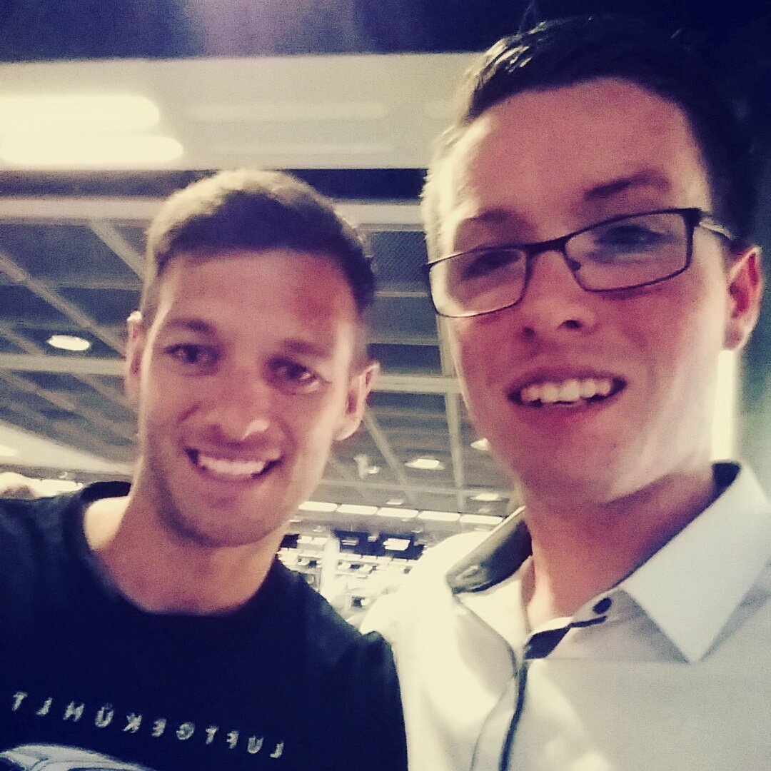 adrian_rego_'s tweet photo. Met Wes Hoolahan today at work. #IRE16 #LeftFootPing #Ryanair @Ryanair https://t.co/04YDP9RnAl