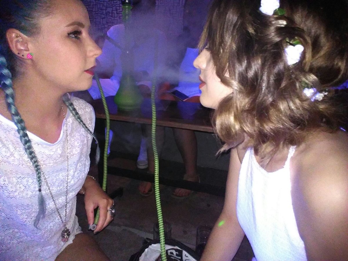 Timartita's tweet photo. Fiesta ibicenca @carol98ms https://t.co/Pbj3EAIJVh