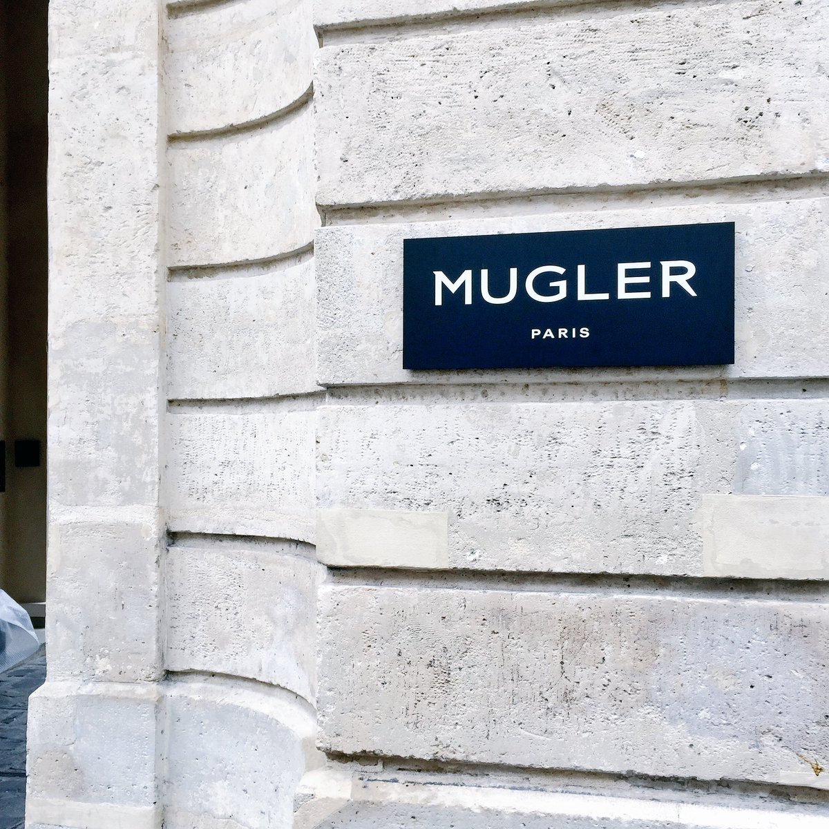 csaintemarie's tweet photo. Today I had the privilege to visit the Mugler Showroom and see the 2017 Mugler Resort collection 😱💛 https://t.co/3qS5Hukh7W