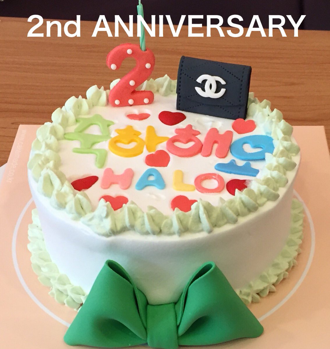 Shun_0725_4star's tweet photo. 데뷔 2 주년 축하합니다🎂🎉💗
헤일로에 만날 수있어 매우 행복합니다 💕 앞으로도 쭉 함께 있고 싶어! 사랑 해요 ♥ ️
@HelloHALO_
#HAPPYHALODAY
#HALO2ndAnniversary https://t.co/Q9DeZukpA7