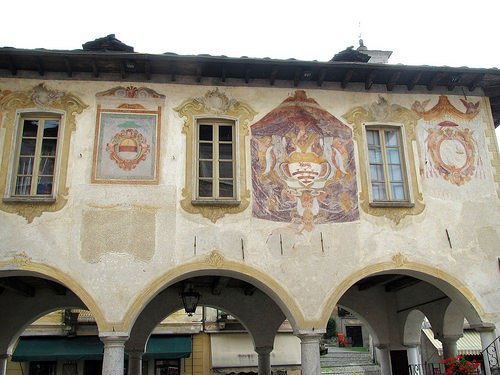 Orta San Giulio (No) -- Palazzo della Comunità. : Ortasee