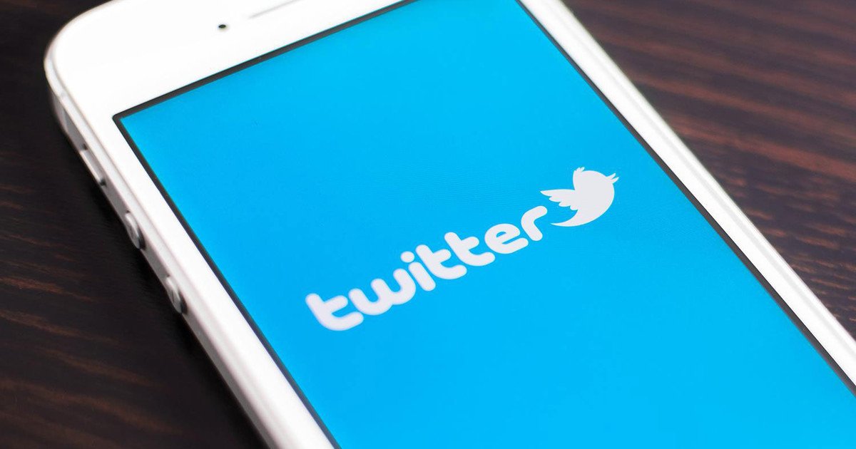 DigitalTrends's tweet photo. With #Stickers, Twitter offers a new way to have a little fun with your photos https://t.co/8QM1J0CFsp https://t.co/GVfTRozwAv