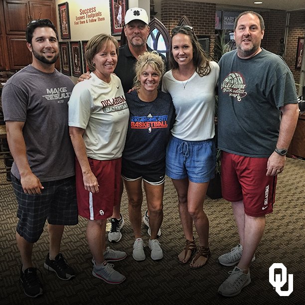 OU_WBBall's tweet photo. Always great to have former players stop by! Thanks for visiting @C_Roeth107! #Sooners https://t.co/sXnXXCbbeD
