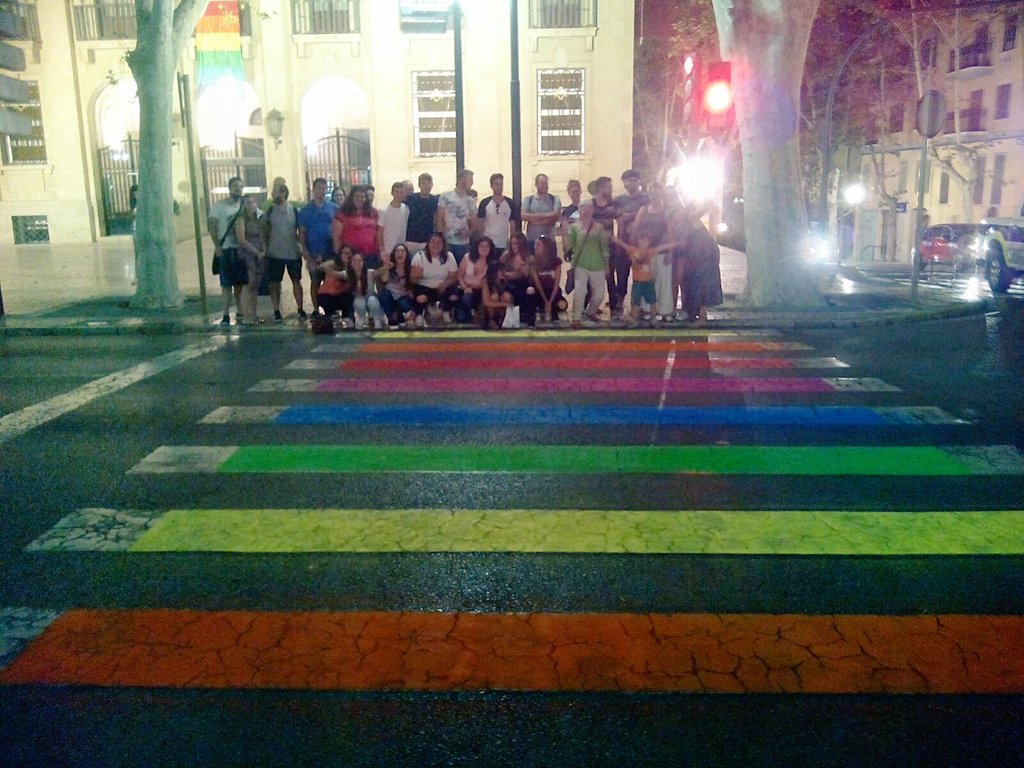JovesXativa's tweet photo. Sensibilització en valors. Continuem els actes de la  setmana #LGTBI #LoveWins https://t.co/4aZYz8DMsf