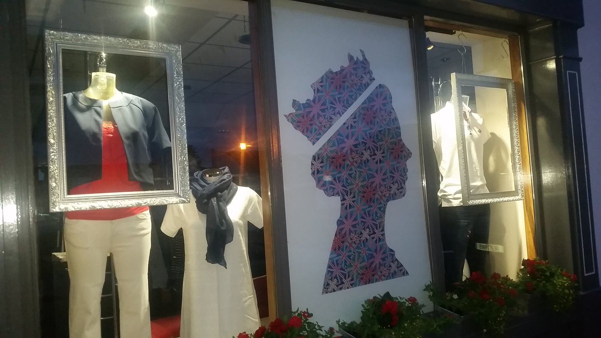 therapystyle's tweet photo. Excited by the Royal arrival tomorrow! https://t.co/saSFKi2l5b