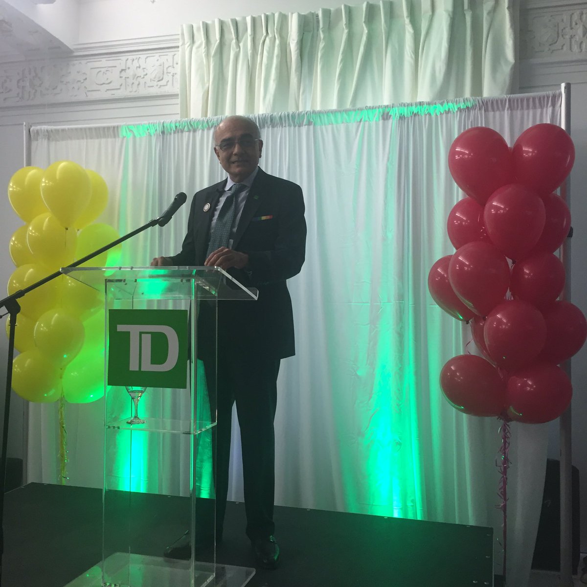 JaneD137's tweet image. Inspiring to hear our leader Bharat speak on inclusivity and the importance of #BeWhoYouAre at TD! #ForeverProud