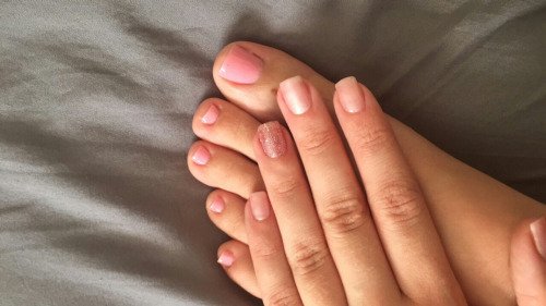 AllHotFootFetis's tweet photo. #feet #footfetish #soles #toes #amateurfeet #footworship #legs #sexy - https://t.co/WJrjuy1D4j https://t.co/1zRtSOigwK
