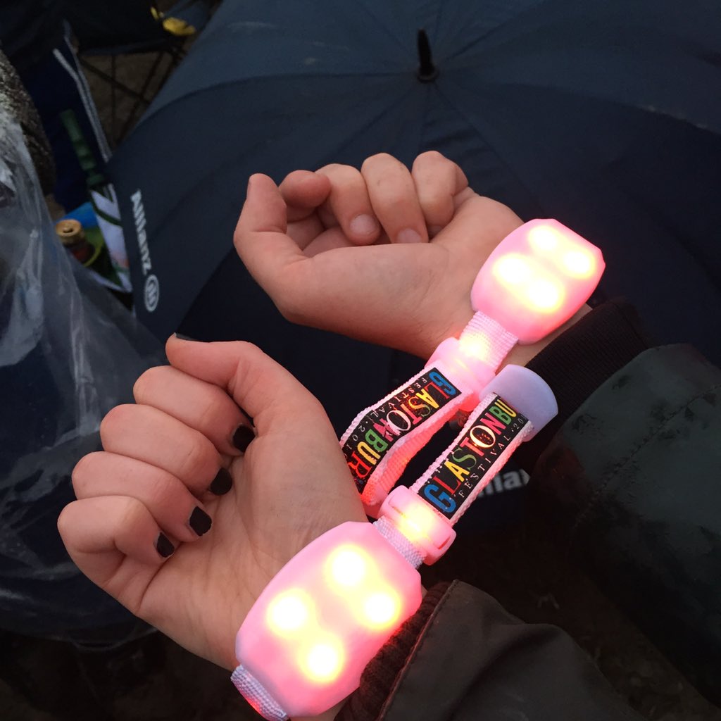 amjoseph24's tweet photo. Dear @GlastoFest please thank a little girl called Sky who was so kind &amp; gave me her wristband. Sky your amazing!🎈 https://t.co/HzOZmkUmej