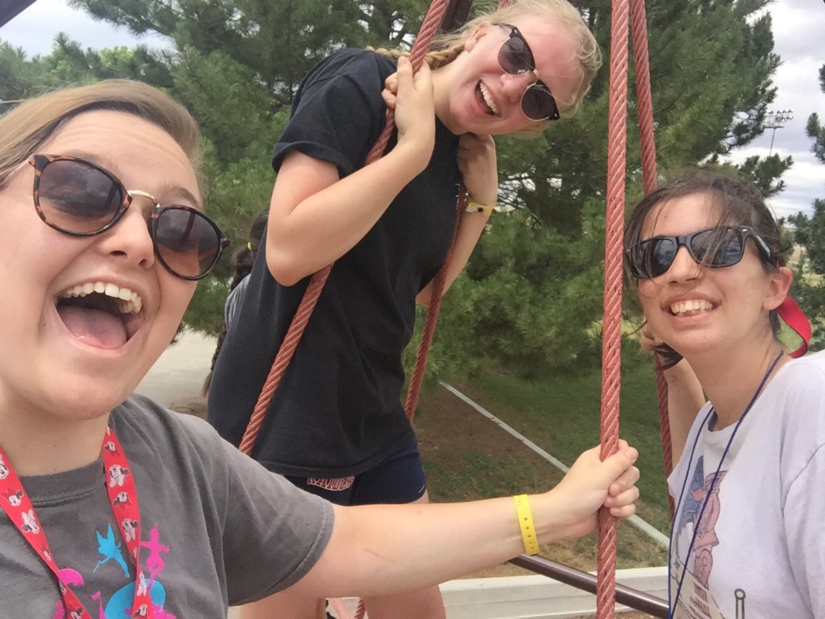 leahmichelle980's tweet photo. New adventures, New Friends, New love for Jesus❤️. #glorfuge16 #fdstudents https://t.co/MswAcpJauU