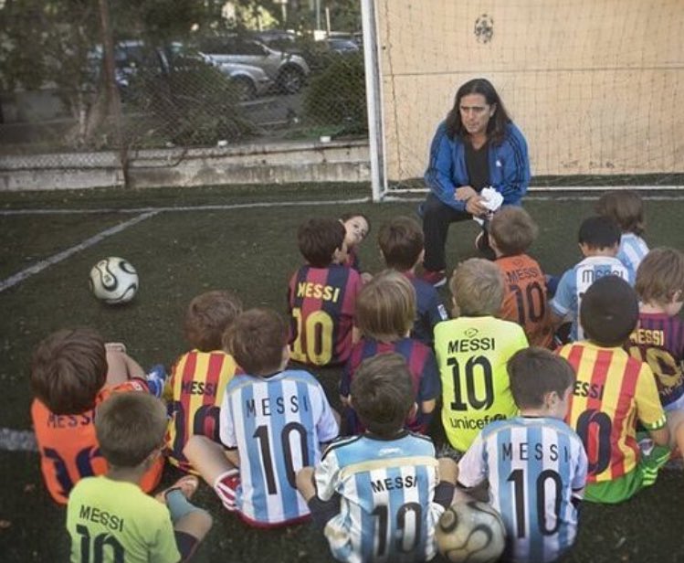 flor_vigna's tweet image. Messi no es solo el mejor jugador del mundo,es un referente ,es la motivación de todos ellos para seguir su sueño.