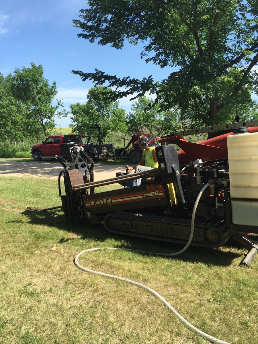 twogees's tweet photo. Broadband fiber optic being bored in rural Minnesota - thx #bigstonecounty @mndeed @aciracoop https://t.co/567SUwOklj