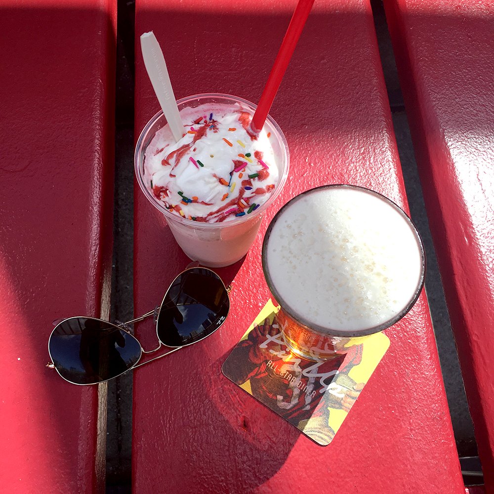 thepinupsf's tweet photo. Nothing like a #beer and #milkshake to cure a bad case of the #mondays. #thepinupsf https://t.co/NMu5I04gqd