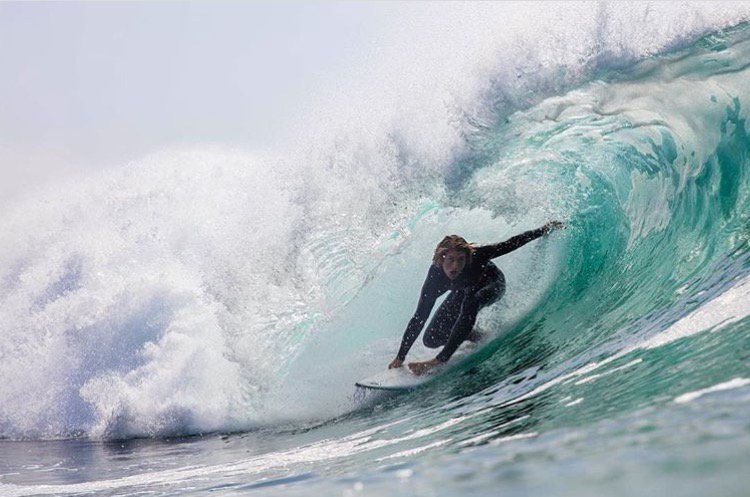 FamousSurf's tweet photo. @patschmidt // #Lowers //📸 @kylemoorewatershots #famoussurf  #trestles #ridefamous #surfgear #barrels #surf #surfing https://t.co/d4nQTdDRDD