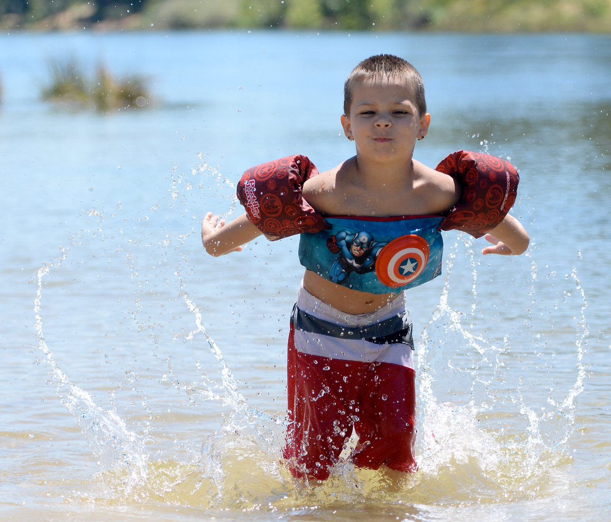 billhusa1's tweet photo. Tip of the day! Beat the heat by heading for the #water #LakeOroville #Riverbend Park. #Summer #Fun #Hot #Chico https://t.co/ceKjTnDc3A