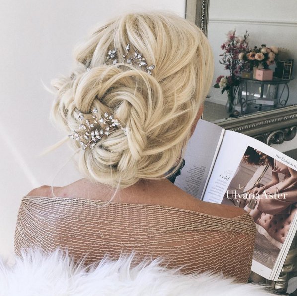 WeddingBase's tweet photo. We can't get enough of this beautiful bridal #hairstyle! #wedding #bride https://t.co/jYnWTiggtm
